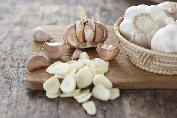 Reinigung von Schädlingen mit Knoblauch